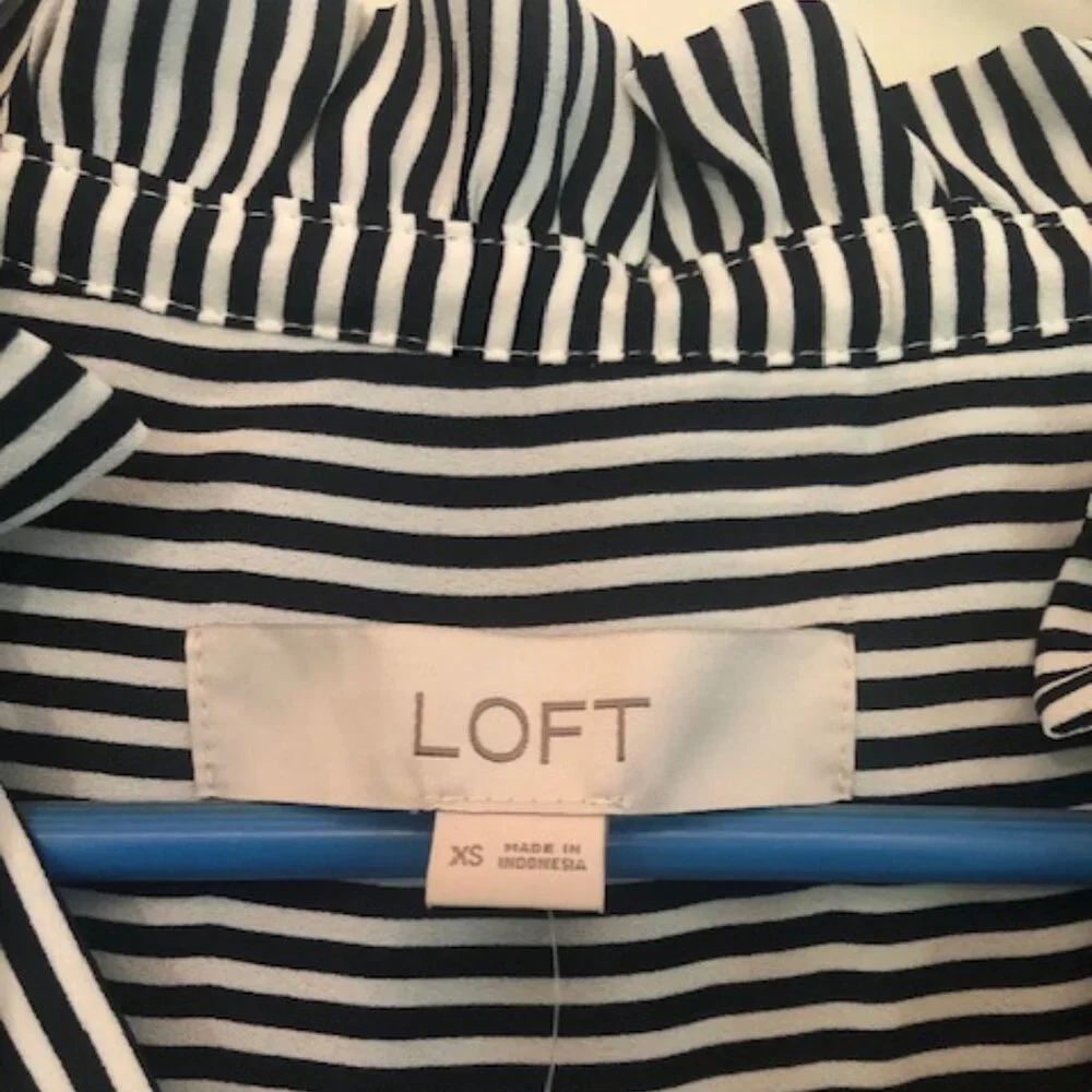 NWT Ann Taylor LOFT Black White Striped Silky Blouse Shirt Long Sleeve Size XS - Picture 4 of 11